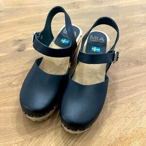 Mia Swedish clogs